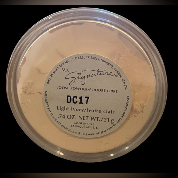 Mary Kay Signature Loose Powder - Picture 4 of 8
